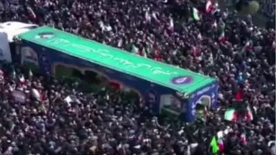 İran'da Laricani İçin Halk Töreni: İsrail Saldırısında Hayatını Kaybeden Üst Düzey İsmin Cenazesi