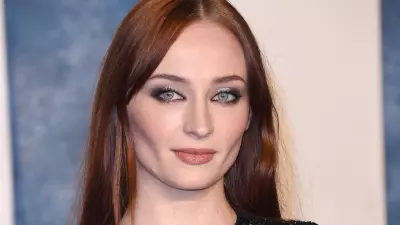 Sophie Turner'ın Sakatlığı Tomb Raider Dizisinin Çekimlerini Durdurdu