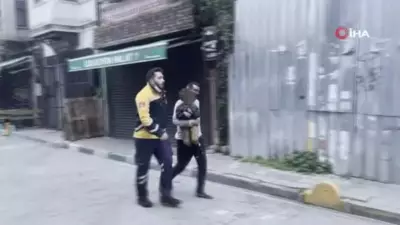 İstanbul Fatih'te Üç Katlı Binada Yangın: Mahsur Kalanlar Var