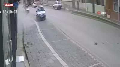 Tokat Erbaa'da Kontrolden Çıkan Otomobil Marketi İstila Etti: 2 Yaralı