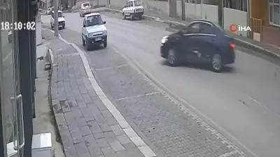 Tokat'ta Kontrolden Çıkan Otomobil Marketi İşgal Etti: 2 Yaralı