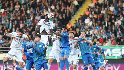 Trabzonspor, Çaykur Rizespor'u Konuk Ediyor: Fatih Tekke'nin 11'i Açıklandı