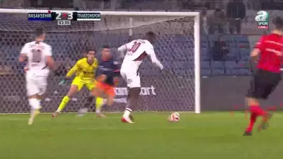 Trabzonspor, Başakşehir'i Son Dakika Golüyle 3-2 Yendi