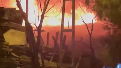 Tuzla'da İki Gecekonduda Yangın: Alevler Sıçradı, İnceleme Başlatıldı