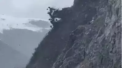 Yüksekova'da Heyelan Felaketi: Ana Karayolu Ulaşıma Kapandı