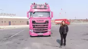 4 Çocuk Annesi Sema Can, Pembe TIR'ıyla Avrupa Yollarında