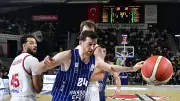 Anadolu Efes, Manisa'da Zorlu Mücadeleyi Kazandı