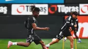 Beşiktaş, Fenerbahçe Derbisi Öncesi Antrenmanda: Topçu ve Toure Takımla Çalıştı