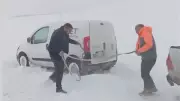 Kars ve Muş'ta Tipi ve Kar Yağışı Ulaşımı Felç Etti, Ekipler Kurtarma Çalışması Yaptı