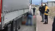 Kayseri'de TIR Şoförü Aracının Altında Ölü Bulundu, Soruşturma Başlatıldı