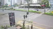Mersin'de Motokurye Yaya Geçidinde Kız Çocuğuna Çarptı: Kaza Anı Kamerada