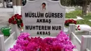 Müslüm Gürses 13. Ölüm Yıldönümünde Mezarı Başında Anılıyor