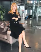 Ünlü Estetikçiye Ameliyat Olmuş: Günaydın Köşe Yazarından Şaşırtan İtiraf