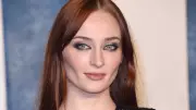 Sophie Turner'ın Sakatlığı Tomb Raider Dizisinin Çekimlerini Durdurdu