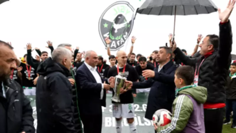 12 Bingöl Spor, 3. Lig'de Şampiyon Oldu ve Kupasını Törenle Aldı