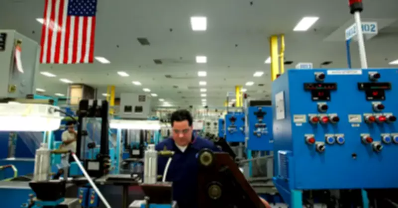 ABD'de Fabrika Siparişleri Beklentileri Aştı, Ekonomide Güçlü Sinyal