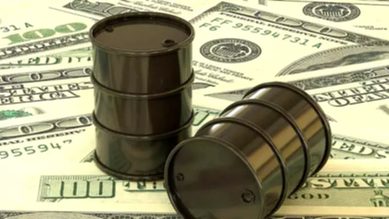 ABD'de Petrol Sondaj Kuleleri Azalıyor, Brent Petrol Fiyatı Düşüşte