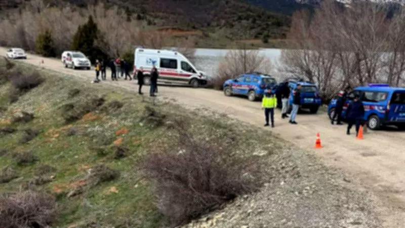 Adana'da Genç Kadın Bıçaklanarak Gölete Atılmış: Ceset Bulundu
