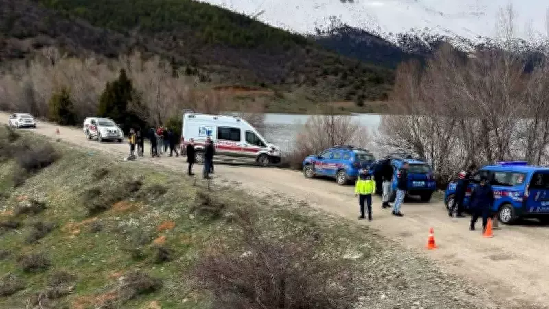 Adana'da Gölette Genç Kadın Cesedi Bulundu, Ölüm Nedeni Araştırılıyor
