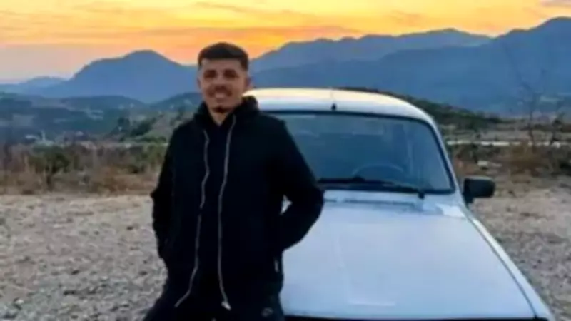 Adana'da sağanak sele neden oldu: Bir sürücü hayatını kaybetti