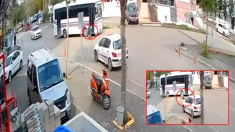Adana'da Toplu Taşıma Kazası: Yaşlı Adam Açık Kapıdan Savruldu