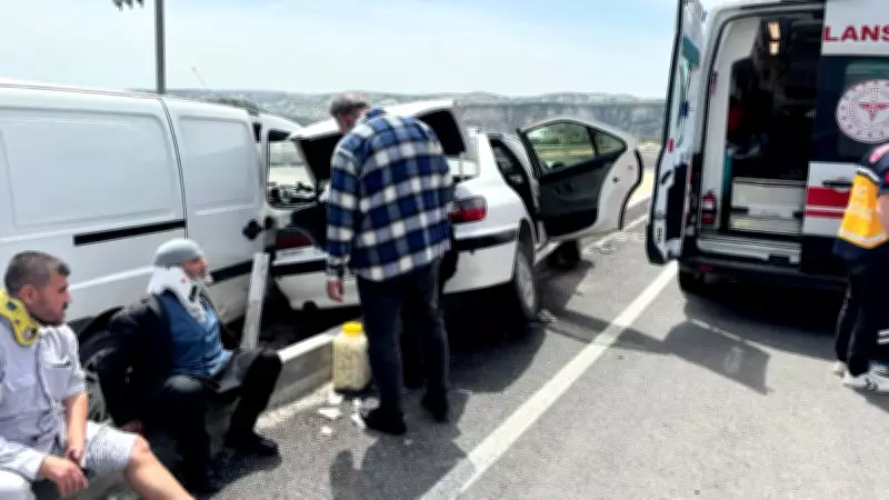 Adıyaman Besni'de iki otomobil çarpıştı: 6 yaralı
