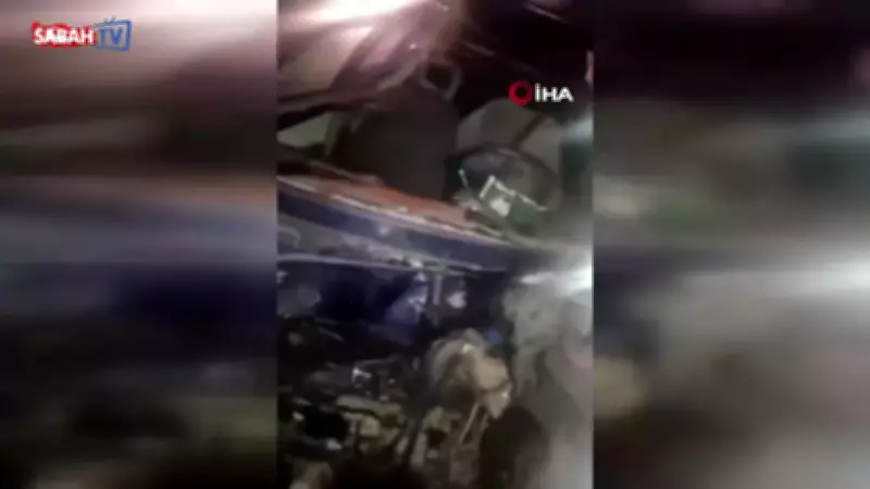 Afyonkarahisar'da Köprü Bariyerlerine Çarpan Otomobil Parçalandı: Sürücü Hayatını Kaybetti