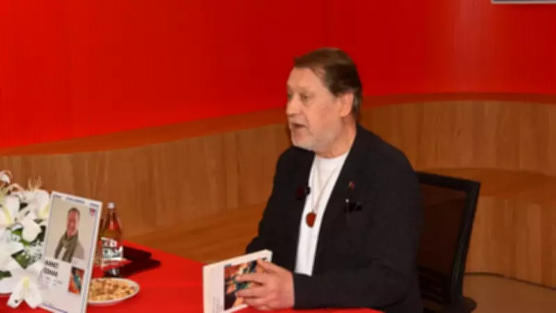 Ahmet Özhan, 'Ötekisiz Tek' Kitabıyla D&R'da Okurlarıyla Buluştu