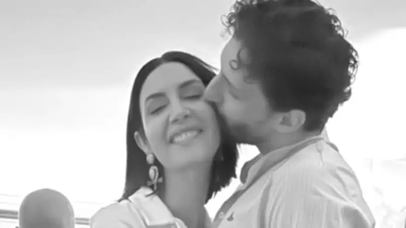 Ahu Yağtu ve Bora Cengiz'den Romantik Kare: Aşk Gözlerden Kaçmadı