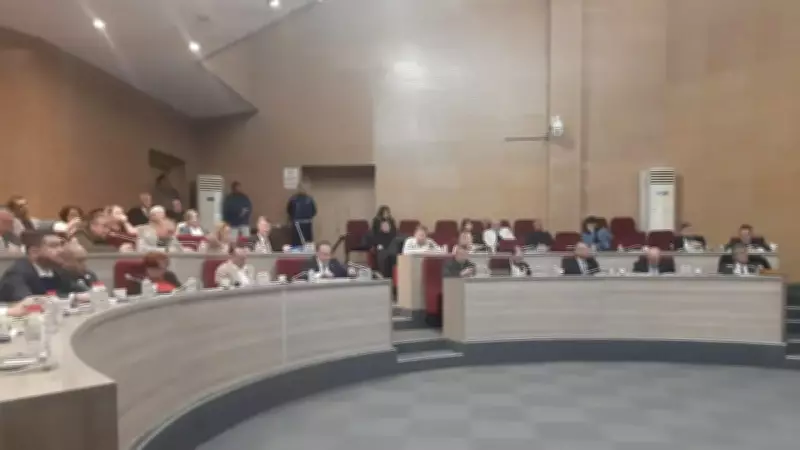 AK Partili Atmaca'dan CHP'li Işık'a Sert Soru: 'Belediyenizde Bankamatik Çalışan Var mı?'