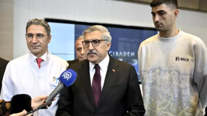 AK Partili Yayman'dan İbrahim Tatlıses'e Moral Ziyareti: Hastane Odasında Türkü Söyledi