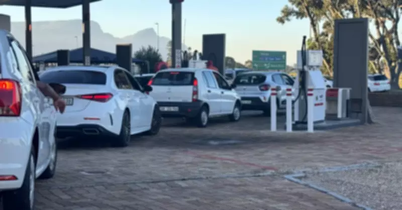 Akaryakıt Zammı Öncesi Güney Afrika'da 140 İstasyonda Yakıt Tükendi, Uzun Kuyruklar Oluştu