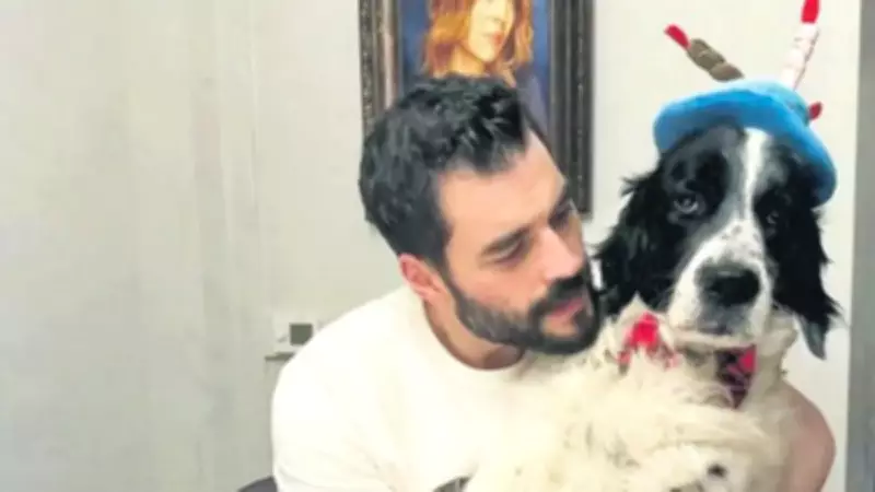 Akın Akınözü Köpeğinin Doğum Gününü Pasta ve Şapkayla Kutladı