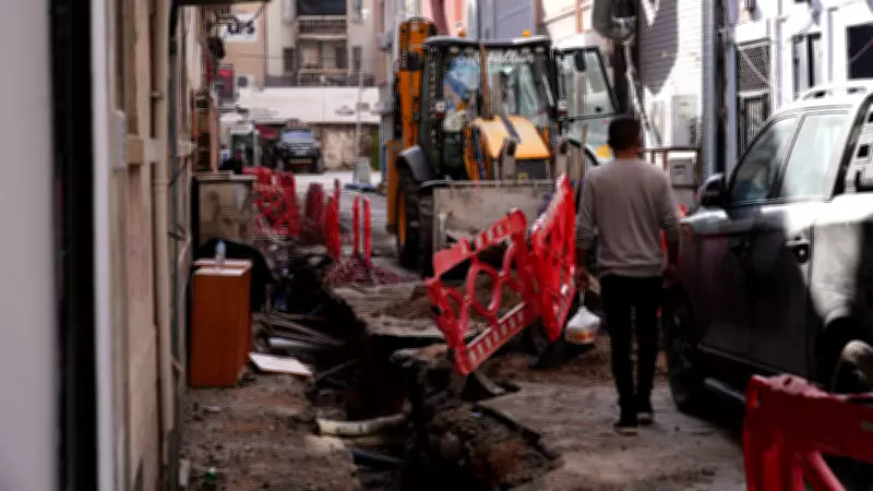 Alsancak'ta Altyapı Çalışmaları Esnafı Zor Durumda Bırakıyor