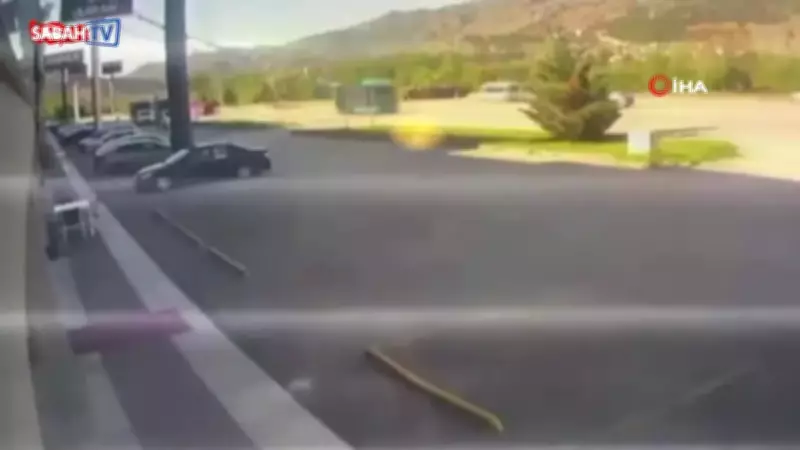 Amasya'da kamyondan kopan teker mobilya mağazasına daldı