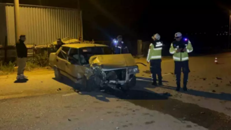 Çanakkale'de Otomobil ile Motosiklet Çarpıştı: 3 Kişi Yaralandı