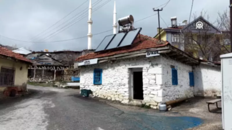 Ankara'nın Asırlık Bakkalı: Çubuk'ta 100 Yıllık Tarih Yaşatılıyor