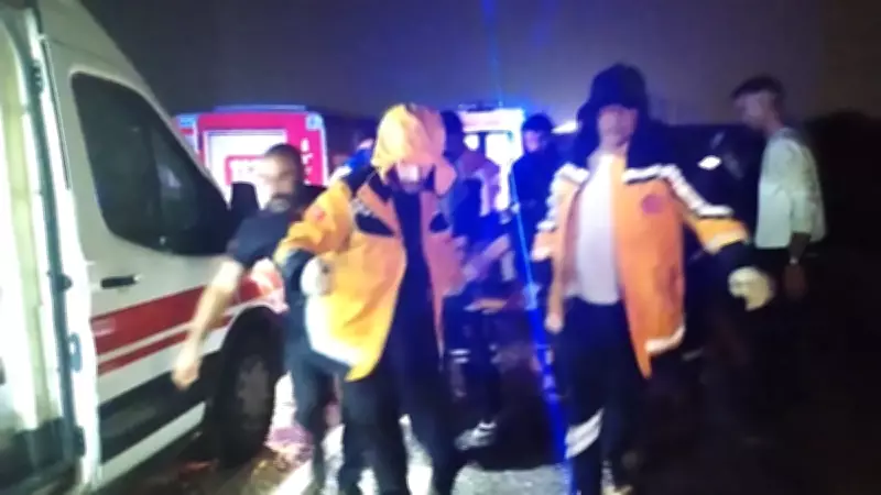 Şanlıurfa'da Otomobil Şarampole Devrildi: 6 Yaralı