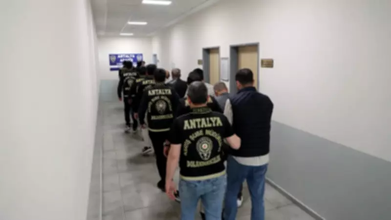 Antalya'da 14 kişilik sahte vekalet şebekesi çökertildi