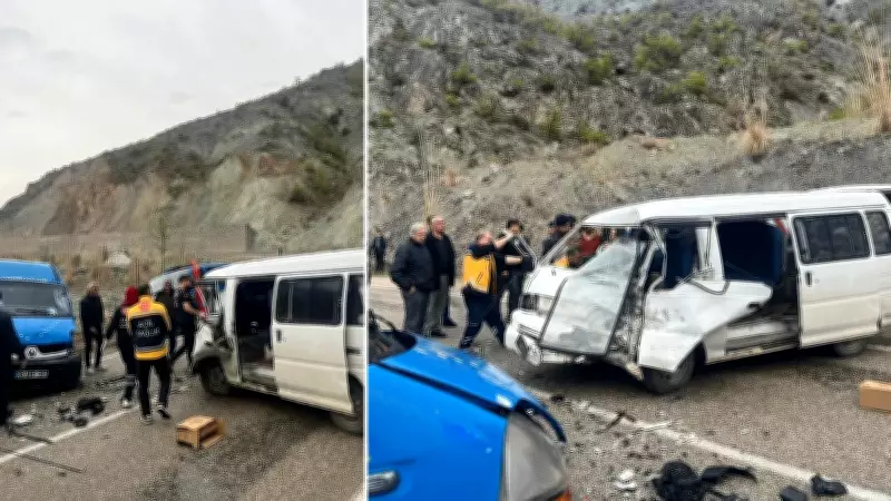 Artvin'de Kamyonet ile Panelvan Çarpıştı: Üç Kişi Yaralandı