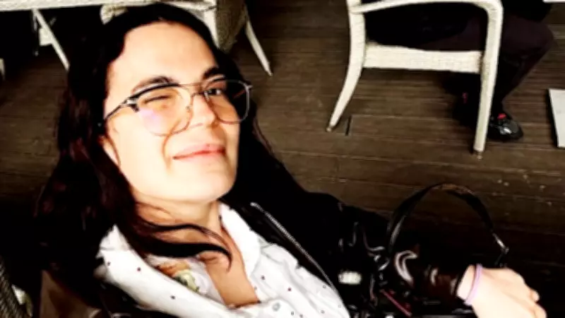 Aslı Bekiroğlu: Zorlu Sağlık Sürecinde Tarzından Ödün Vermiyor