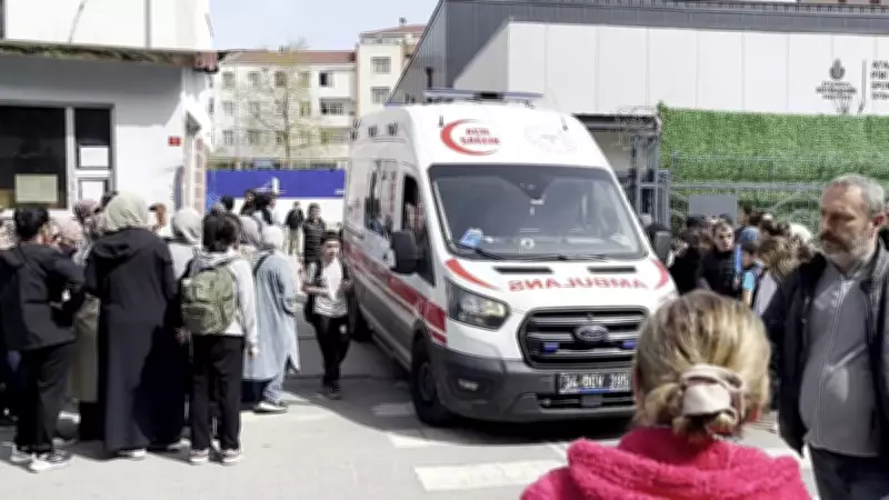 Ataşehir'de Ortaokulda Zehirlenme İddiası: Öğrenciler Hastanelere Taşındı