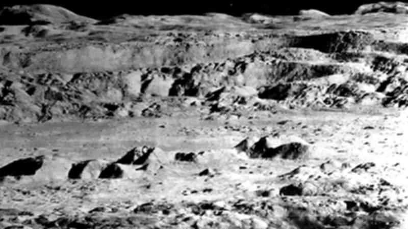 Ay numunelerinde iki yeni mineral keşfedildi