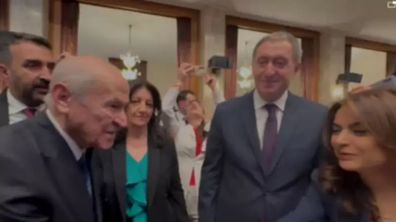 Bahçeli, TBMM resepsiyonunda DEM'lilerle kısa süre sohbet etti
