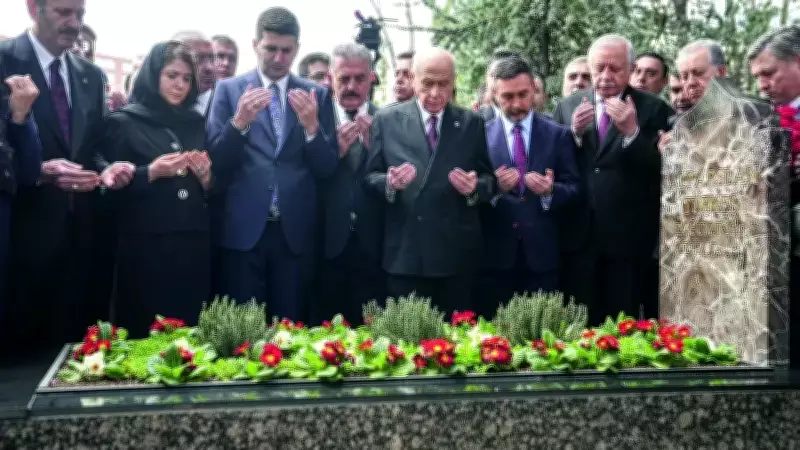 Bahçeli, Türkeş'in Mezarını Ziyaret Etti; Erdoğan'dan Anma Mesajı