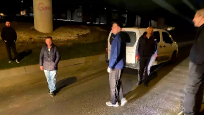 Bakırköy'de Otobüs Yolda Kilitlendi: Yolcular Yürümek Zorunda Kaldı