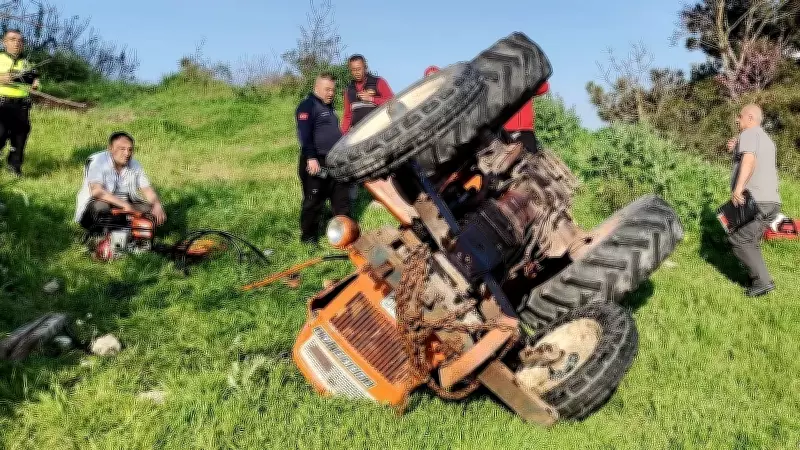 Balıkesir'de Traktör Devrildi: 69 Yaşındaki Sürücü Hayatını Kaybetti