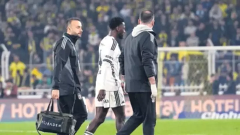 Beşiktaş'ta Ndidi Sakatlığı: Uyluk Kasında Gerilme ve Kanama Tespit Edildi