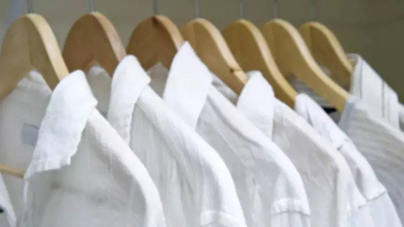 Bembeyaz Gömleklerin Gizli Düşmanı: Temizlik Uzmanından Kritik Uyarılar