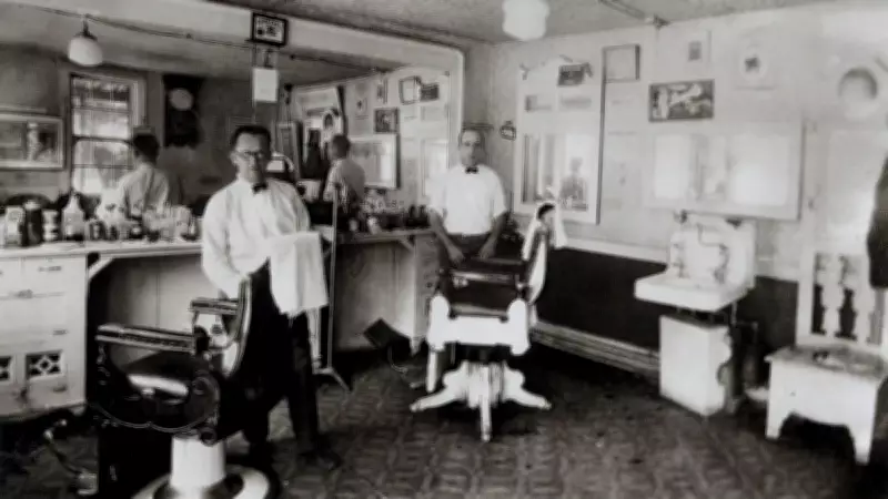 Berber Direklerindeki Kırmızı Beyaz Çizgilerin Şaşırtıcı Tarihi ve Anlamı